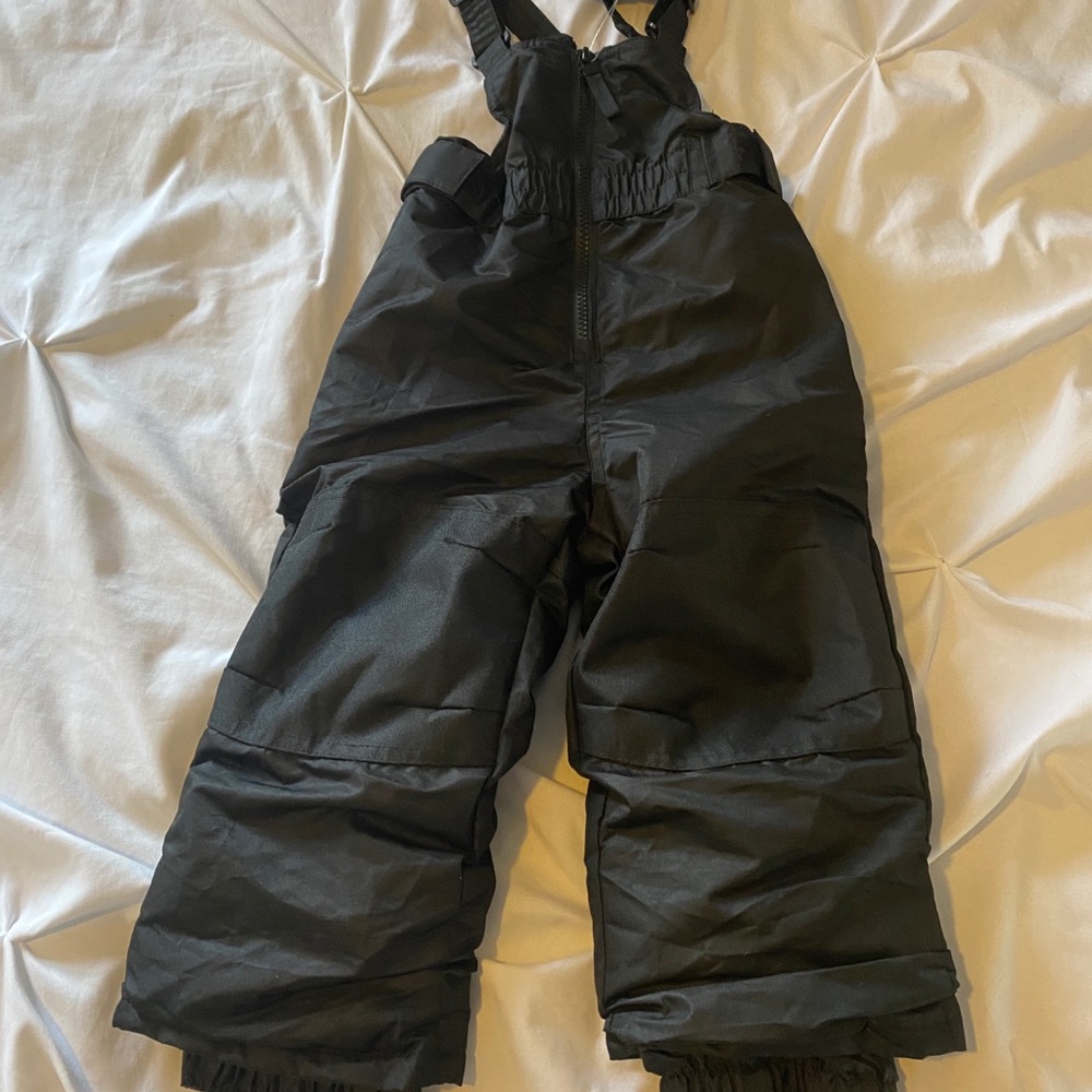 Brand new NW 2T snow pants!